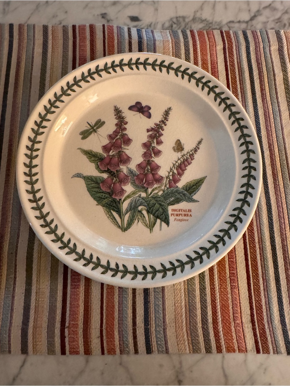 Portmeirion botanic garden dinner plate, EUC 10 1/2 inches